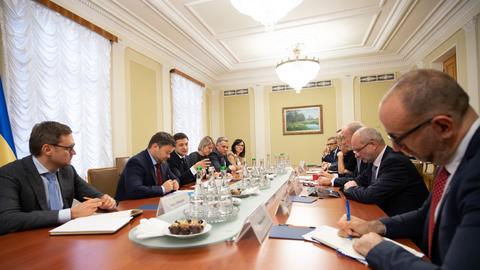 President Zelensky and representatives of G7 countries