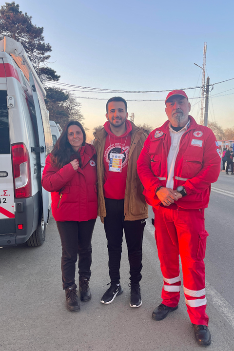 David volunteering at the Romanian-Ukrainian border helping translate for the Red Cross.