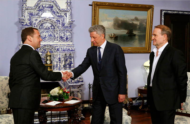 Candidate Boyko and Medvedev  (Yekaterina Shtukina, Sputnik, Government Pool Photo via AP)