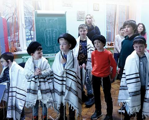 Book cover of Jewish Odesa: Negotiating Identities and Traditions in Contemporary Ukraine by Marina Sapritsky-Nahum
