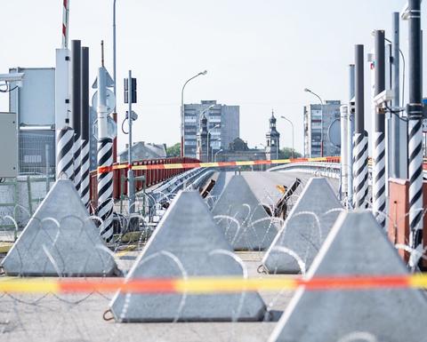 ank-stopping "dragon's teeth" concrete blocks along Lithuania's border with Russia's Kaliningrad exclave.
